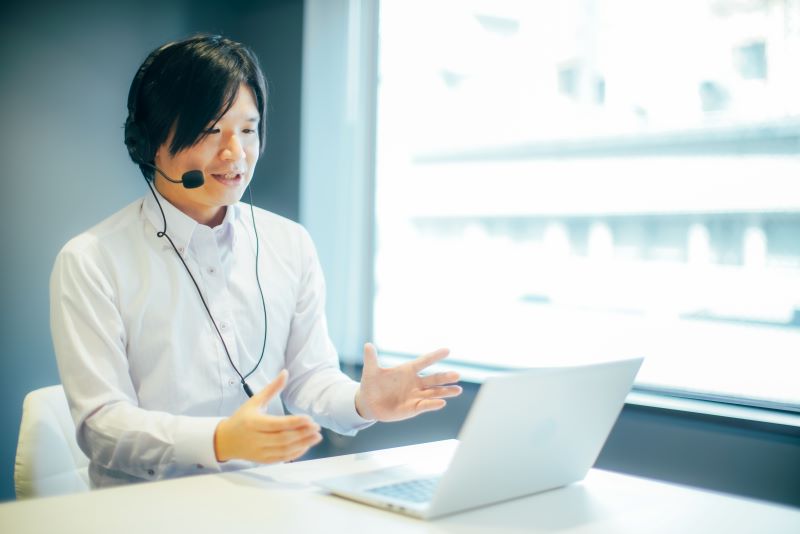 資格の学校に通いながら実務経験を積んでいます